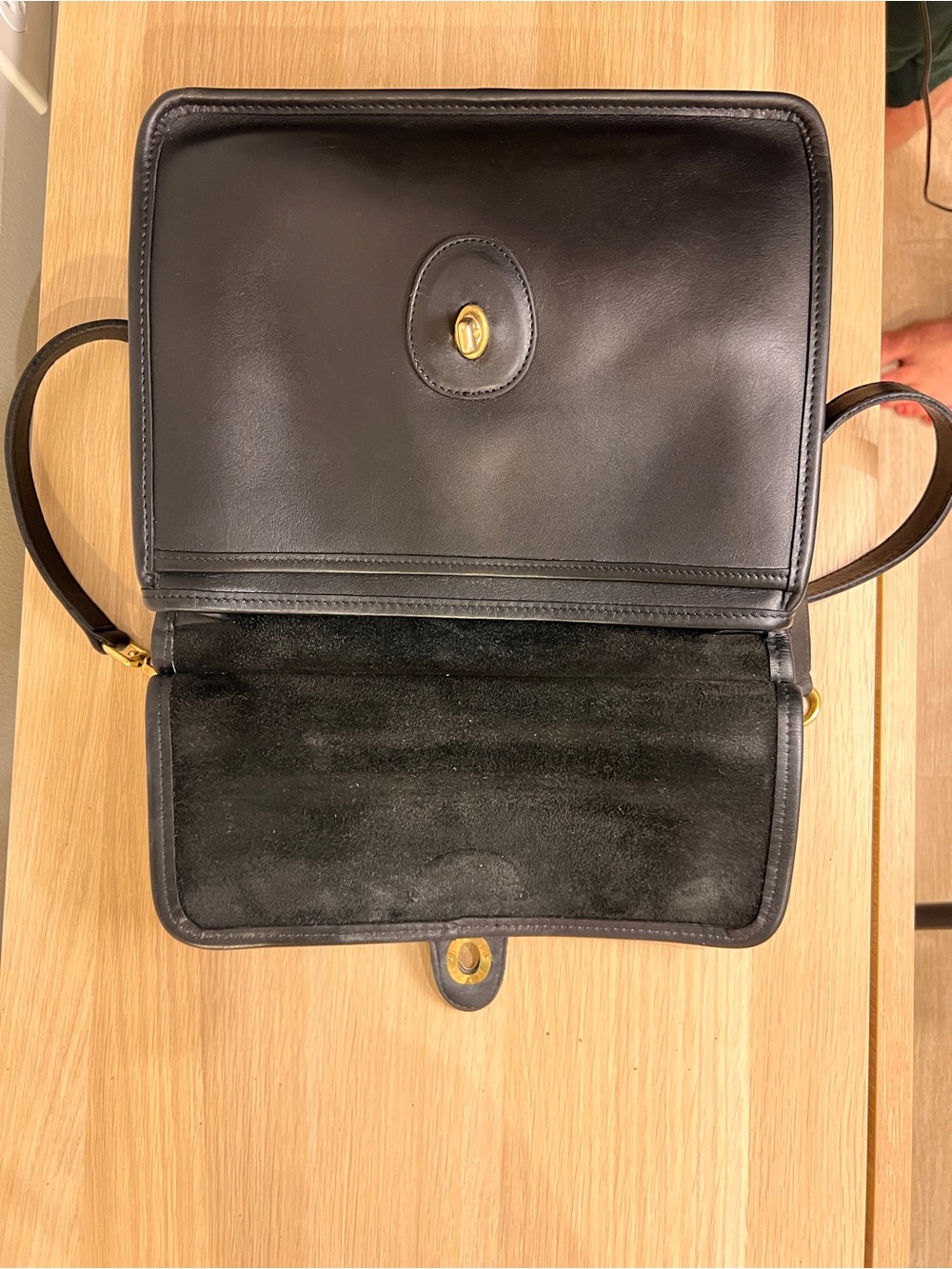 COACH Vintage Willis Black Bag, 9927 - Picture 8 of 11